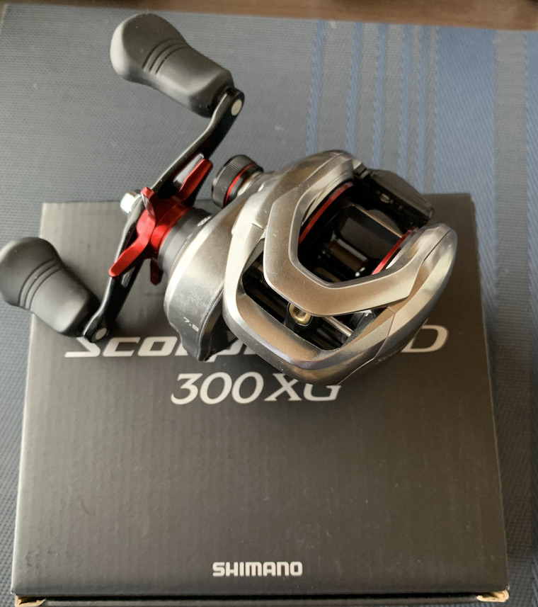 極美品 シマノ 21 スコーピオンMD 300XG 右ハンドル ライン付き 